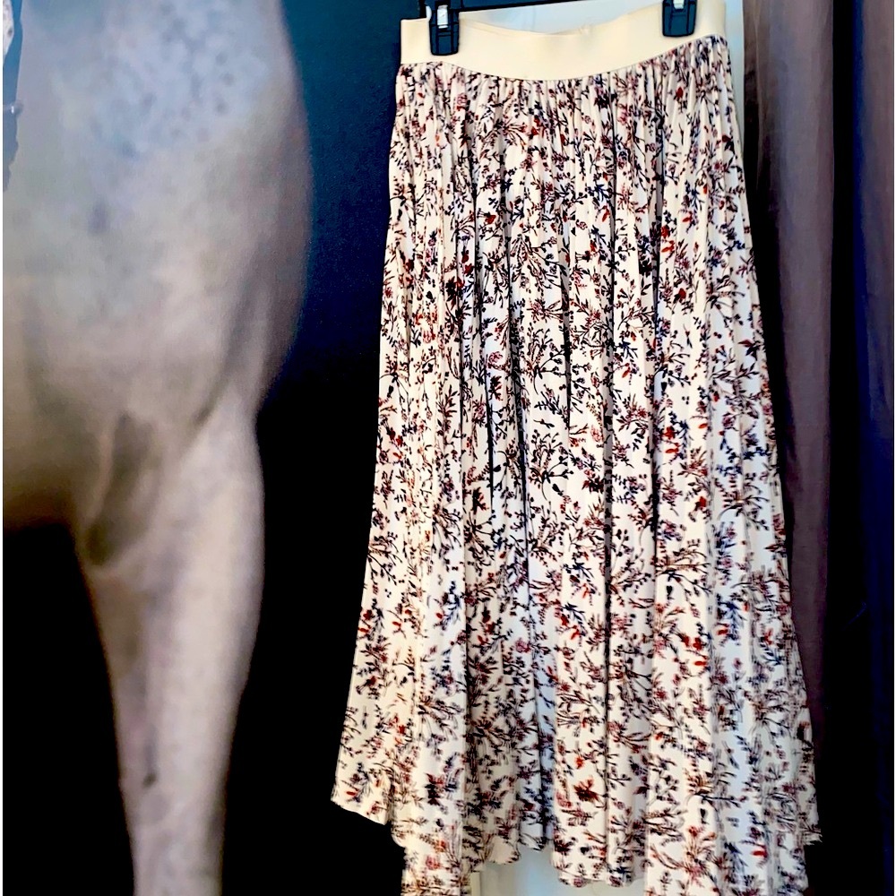 Pleated skirt